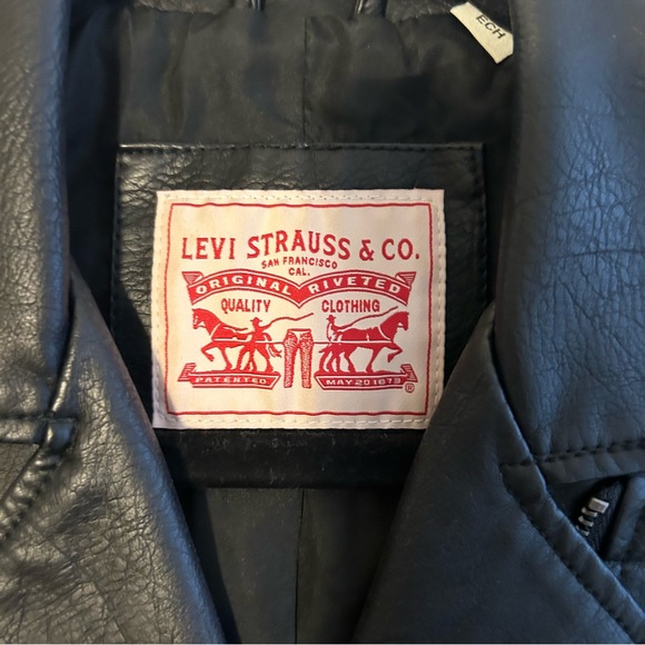 Levi’s Faux Leather Jacket - Picture 4 of 4